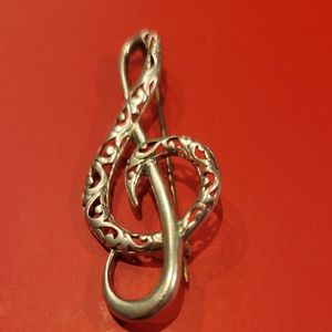 VERY PRETTY STERLING SILVER BROOCH